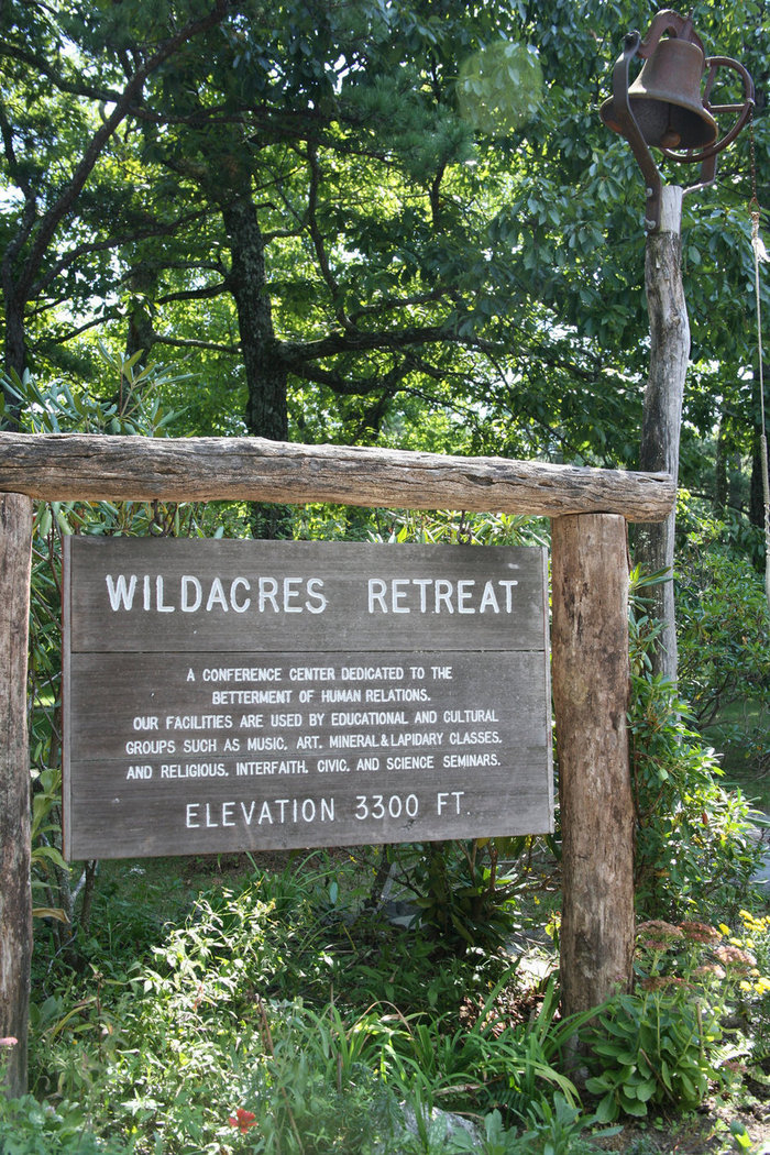 retreat_center_sign1_1_1.jpg