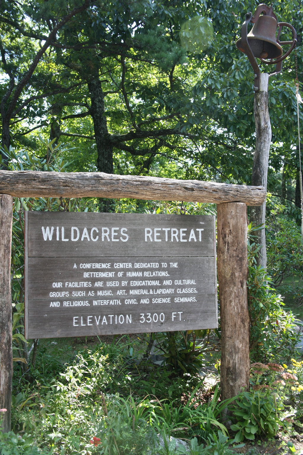 retreat_center_sign1_1.jpg